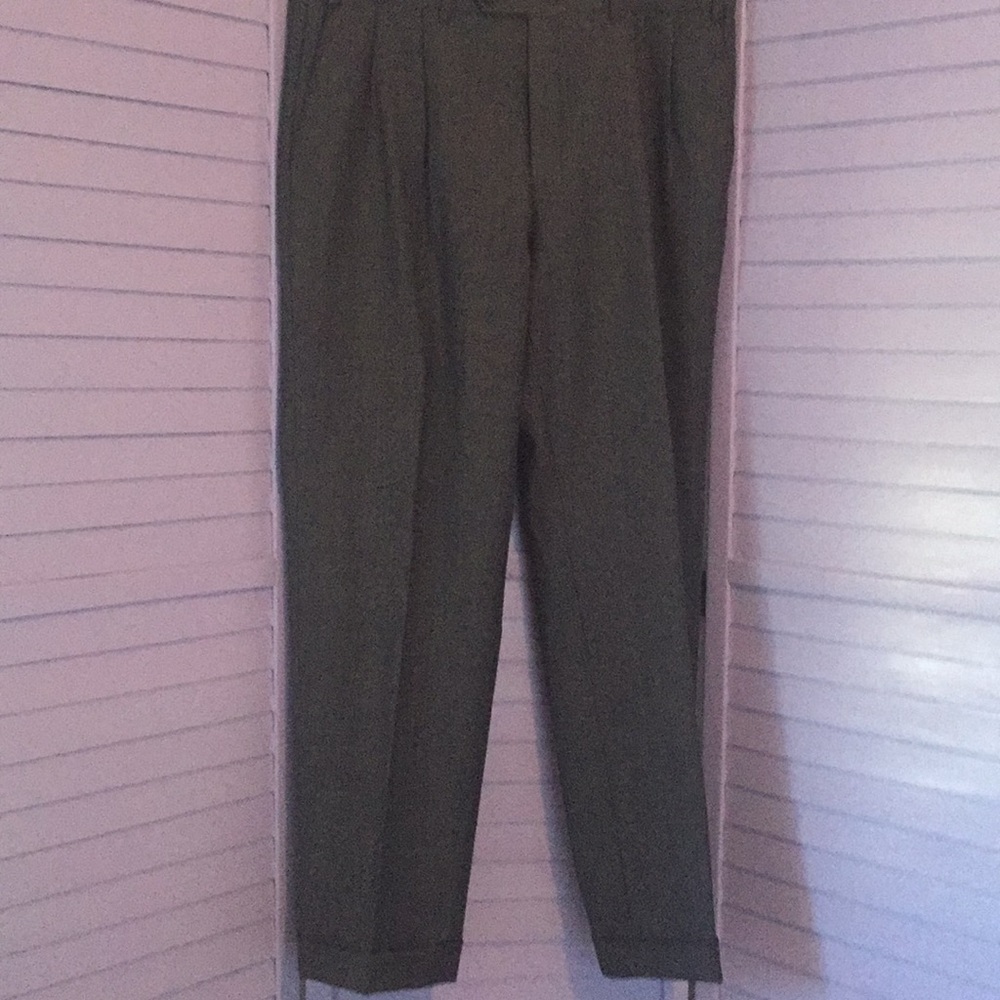 Ralph Lauren’s lightweight wool dress pants